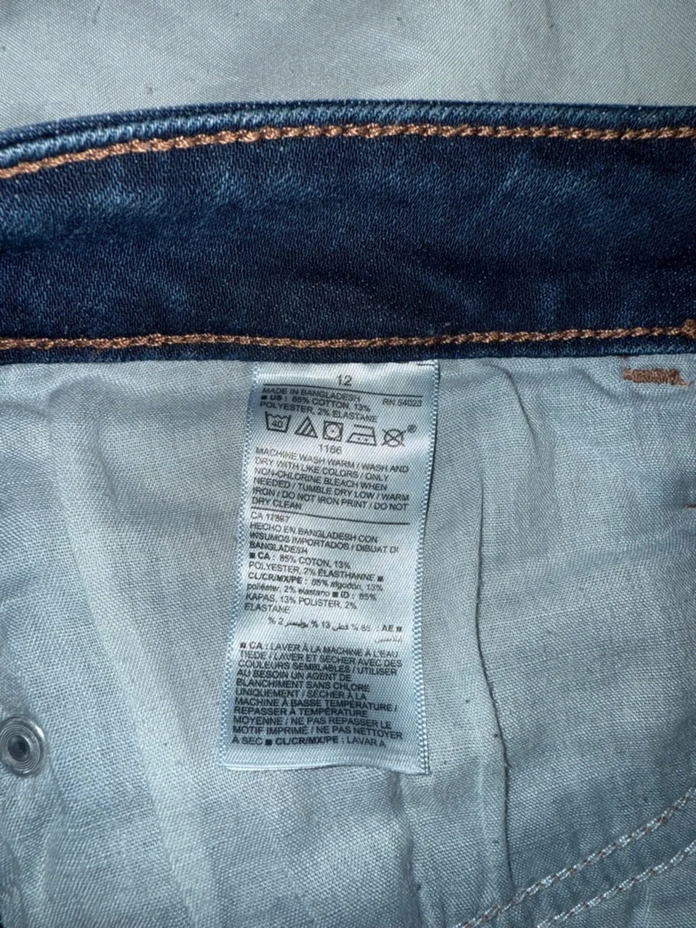 Old Navy Dark Blue Distressed Ankle Crop Jeans - Picture 4 of 5
